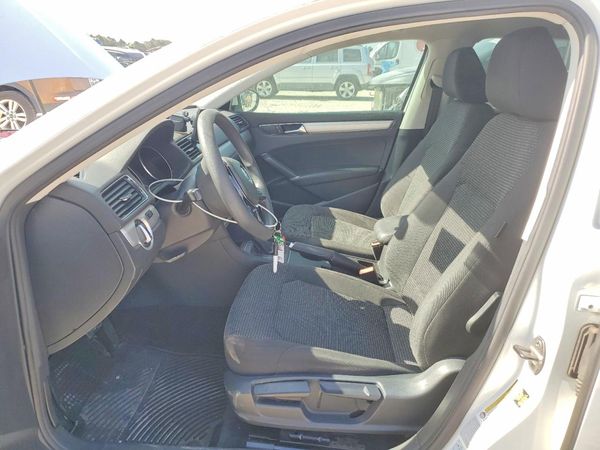 2017 VOLKSWAGEN PASSAT