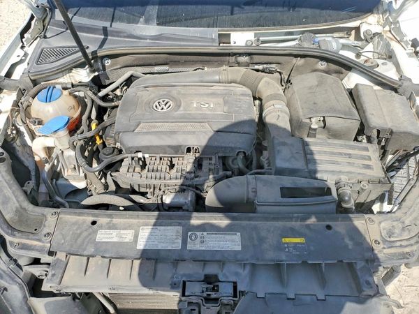 2017 VOLKSWAGEN PASSAT