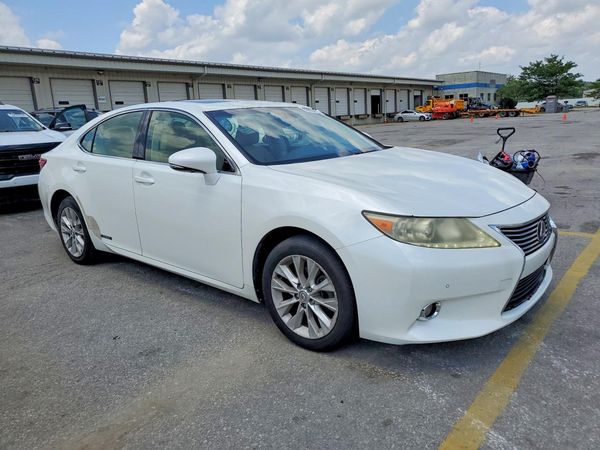 2013 LEXUS ES 300h