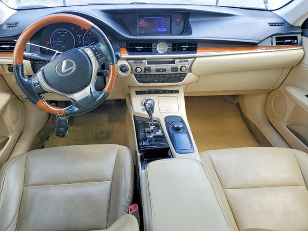 2013 LEXUS ES 300h
