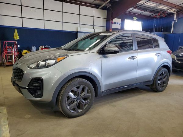 2022 KIA SPORTAGE — Front 3/4