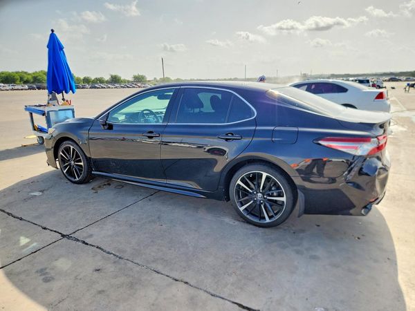 2018 TOYOTA CAMRY