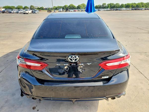 2018 TOYOTA CAMRY