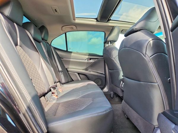 2018 TOYOTA CAMRY