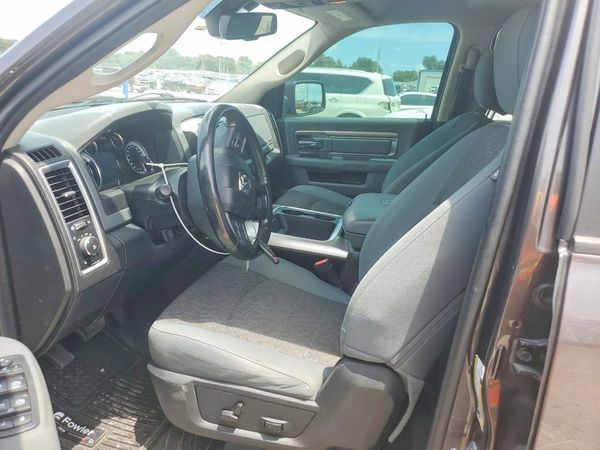 2017 RAM 1500 SLT
