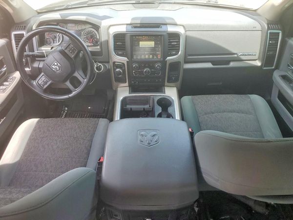 2017 RAM 1500 SLT