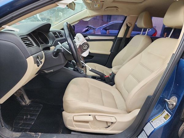 2017 VOLKSWAGEN JETTA