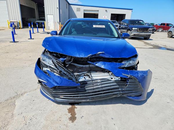 2024 TOYOTA CAMRY