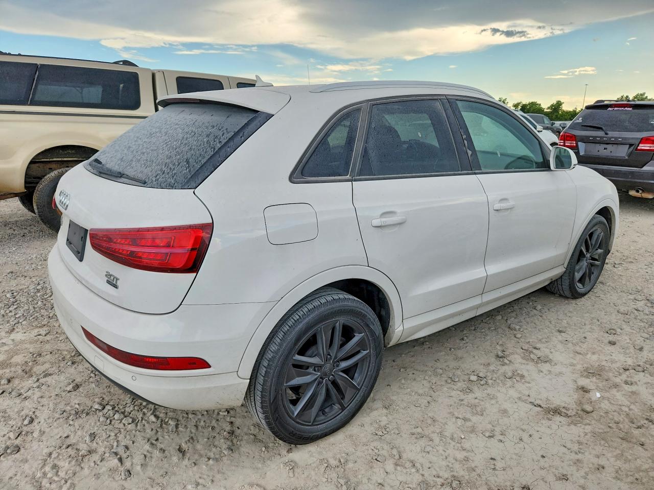 2017 AUDI Q3 quattro Premium