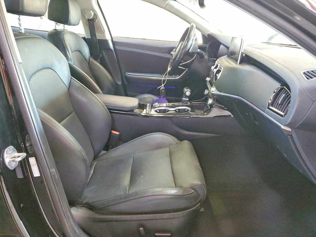 2018 KIA STINGER Premium