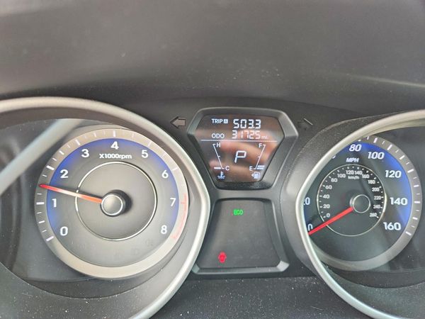 2013 HYUNDAI ELANTRA