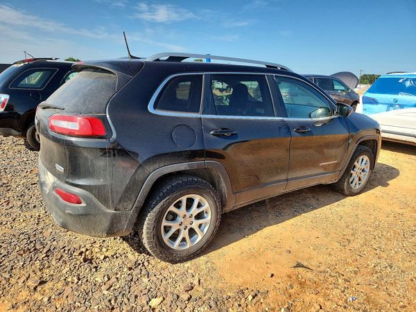 2016 JEEP CHEROKEE LATITUDE FWD