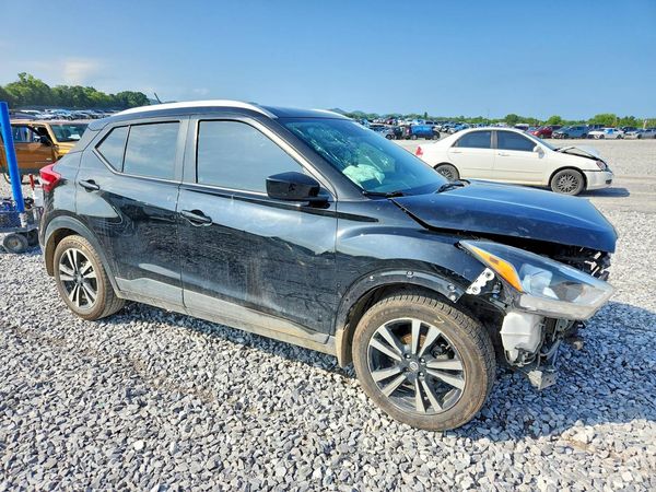 2020 NISSAN KICKS