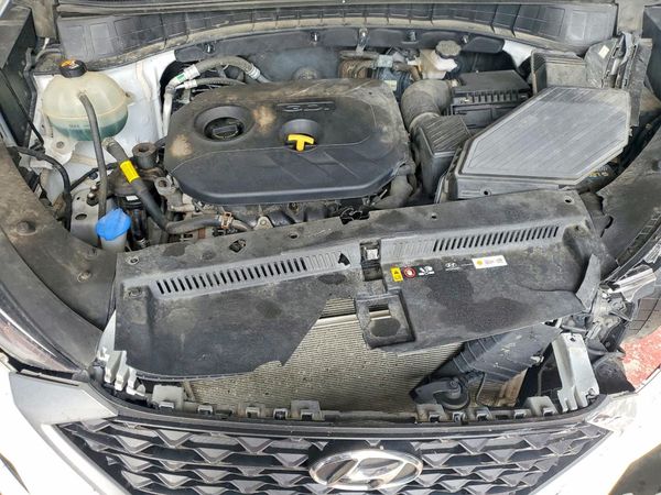 2020 HYUNDAI TUCSON SE