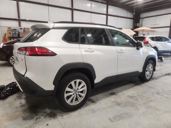 2024 TOYOTA COROLLA CROSS