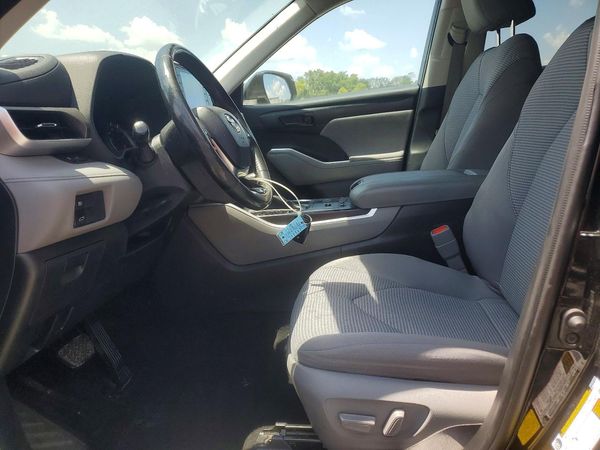 2020 TOYOTA HIGHLANDER LE