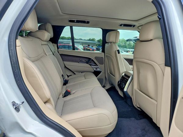 2024 LAND ROVER RANGE ROVER SE