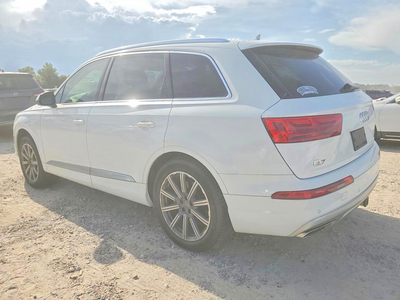 2017 AUDI Q7 quattro Premium Plus