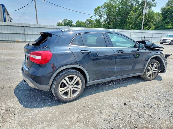 2015 MERCEDES-BENZ GLA GLA250