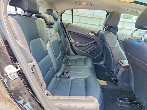 2015 MERCEDES-BENZ GLA GLA250