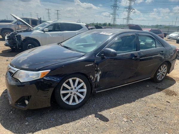 2014 TOYOTA CAMRY SOLA Hybrid