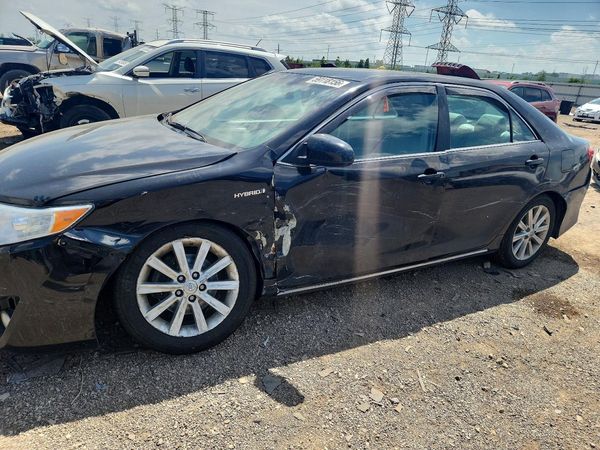 2014 TOYOTA CAMRY SOLA Hybrid