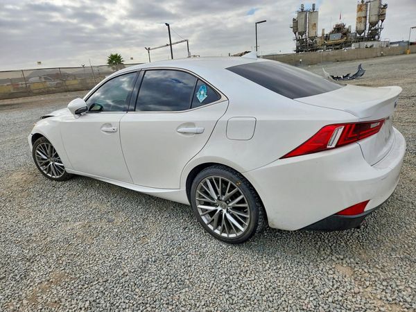 2016 LEXUS IS 200t