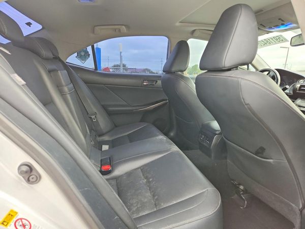 2016 LEXUS IS 200t