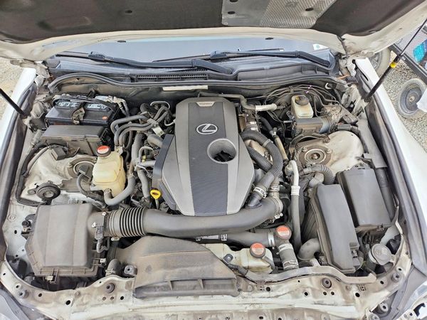 2016 LEXUS IS 200t