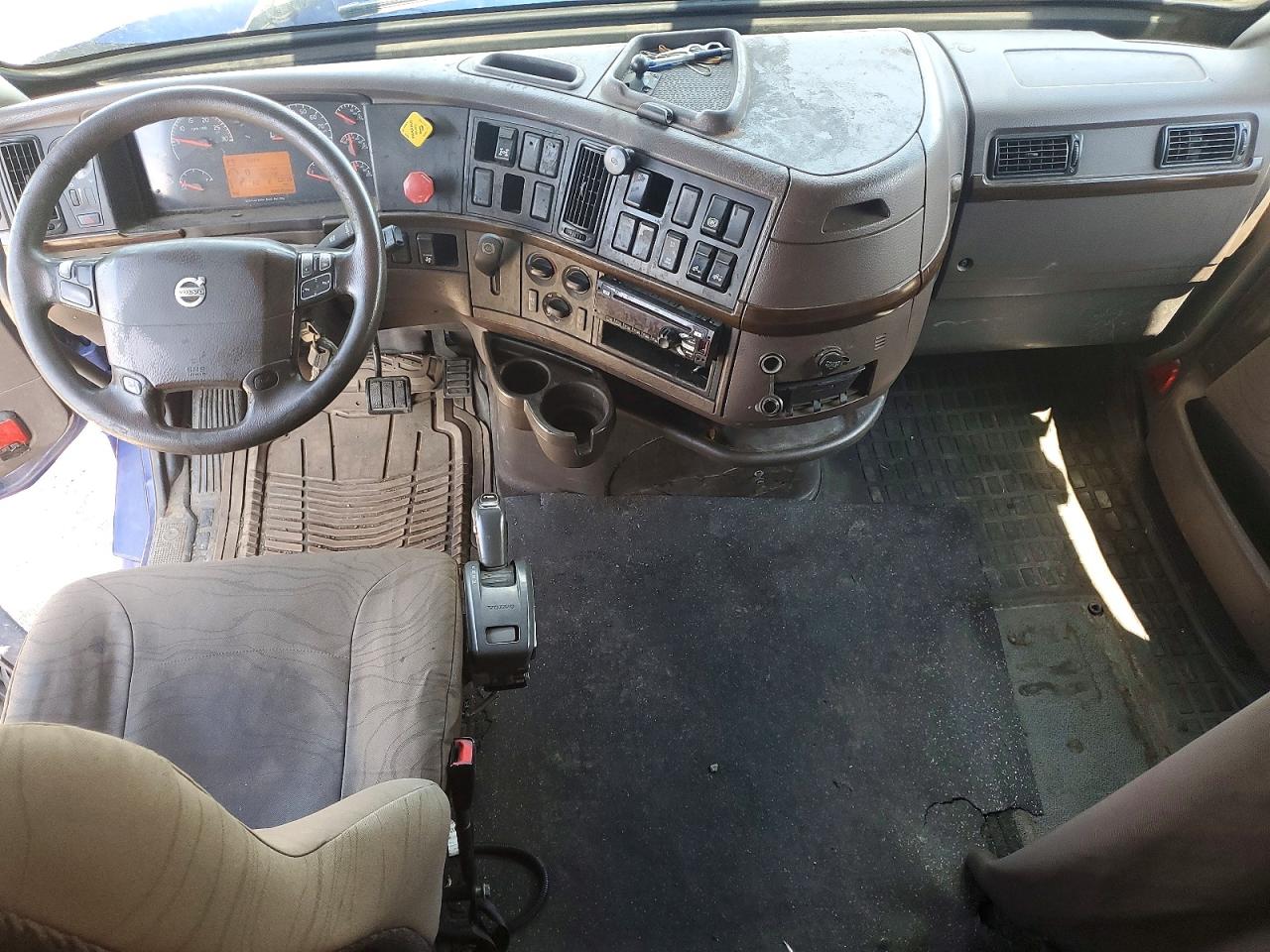 2016 VOLVO VNL