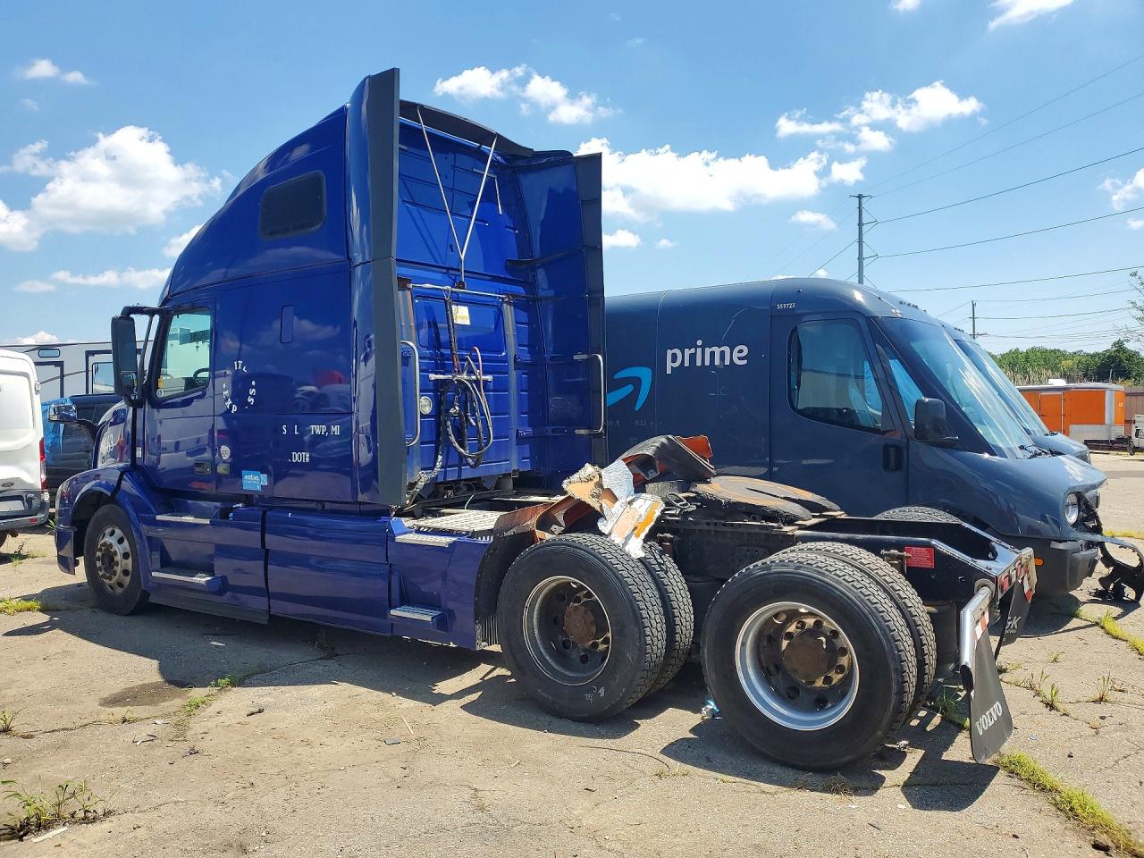 2016 VOLVO VNL