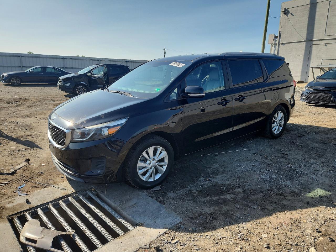 2017 KIA SEDONA LX