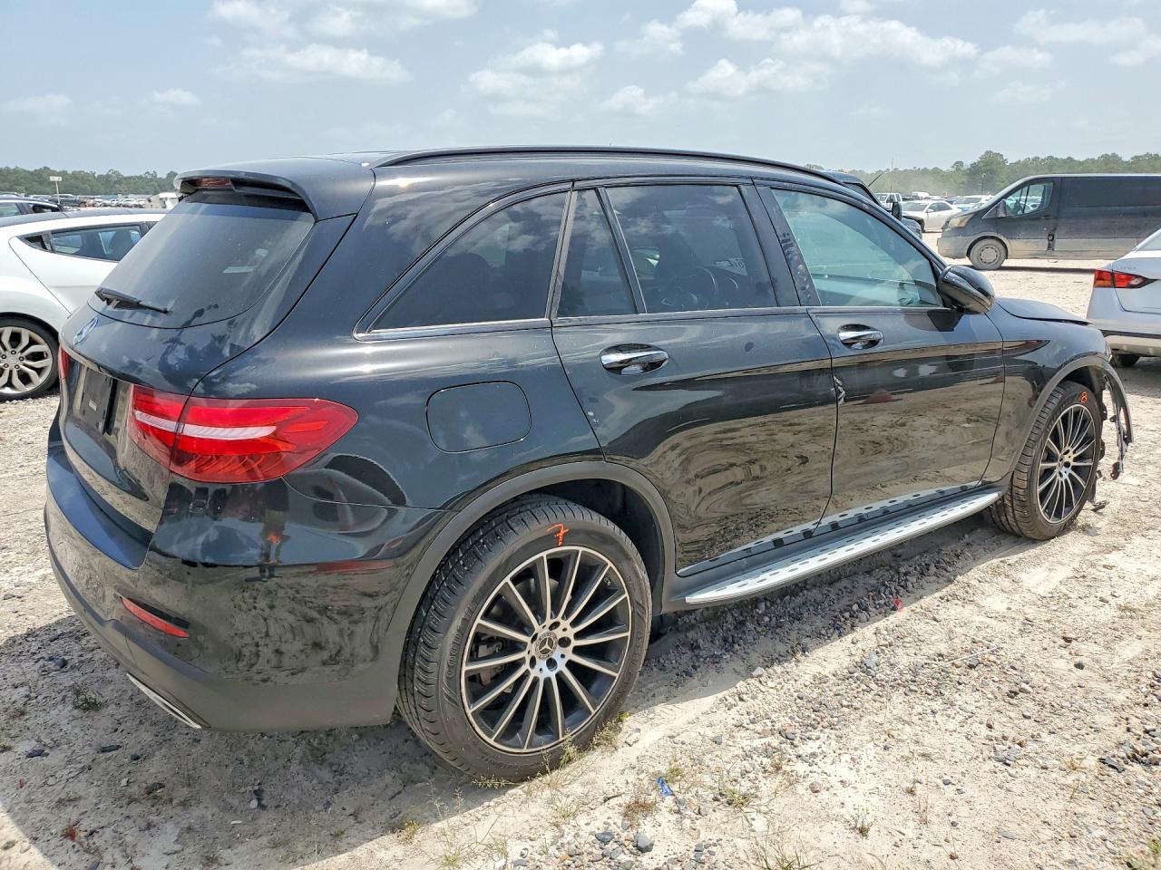 2019 MERCEDES-BENZ GLC GLC300