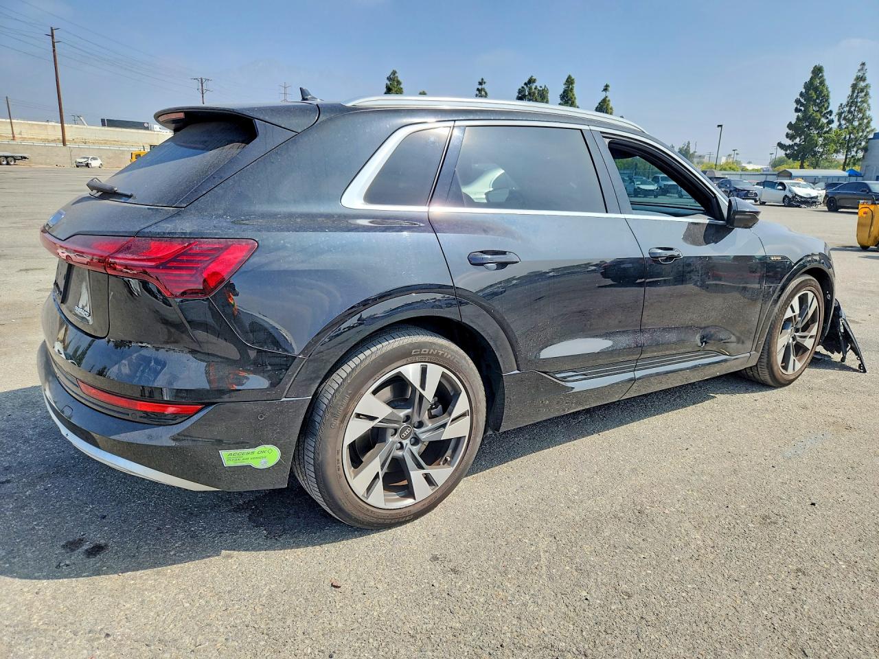 2022 AUDI E-TRON quattro Premium Plus