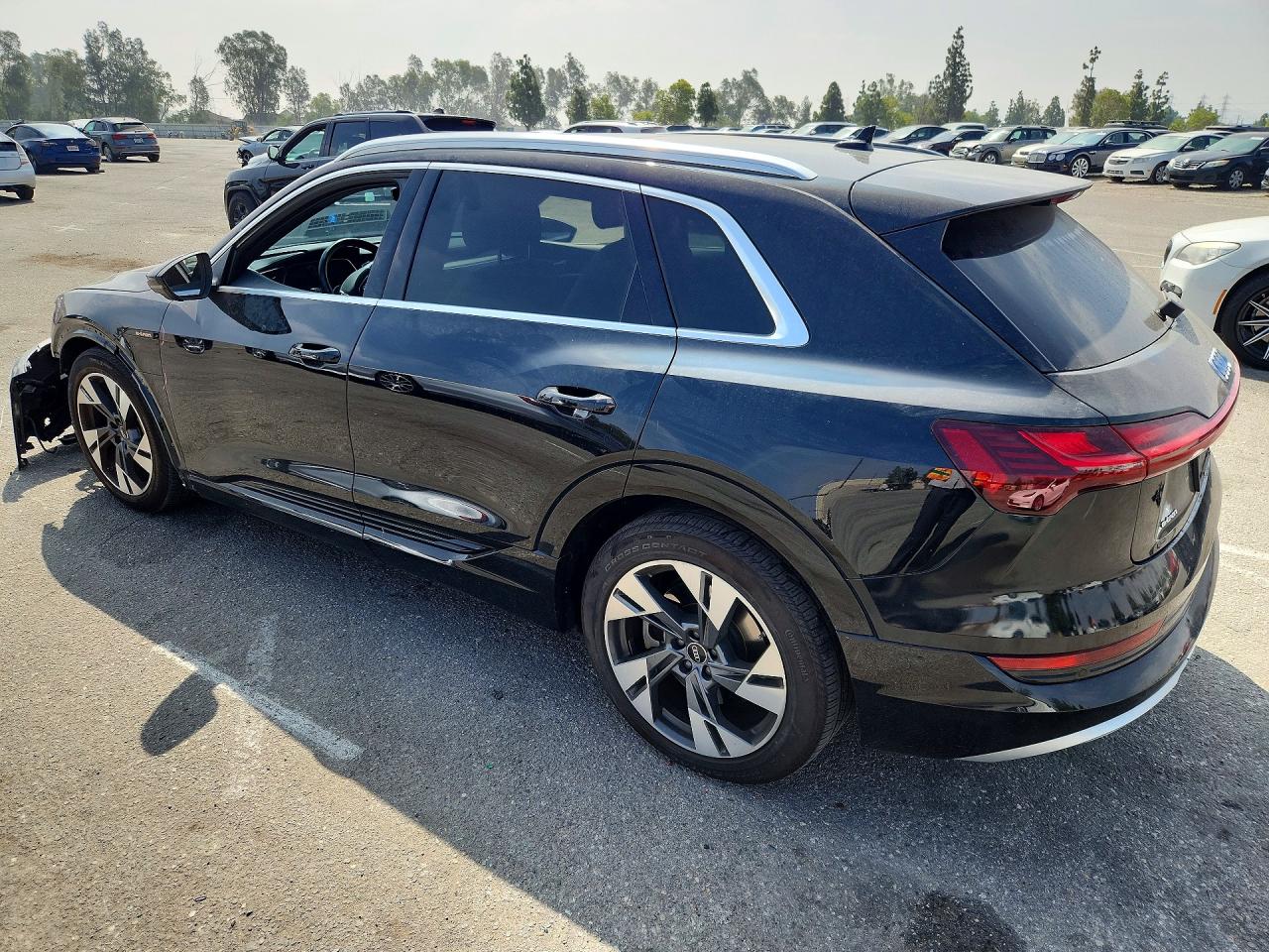 2022 AUDI E-TRON quattro Premium Plus