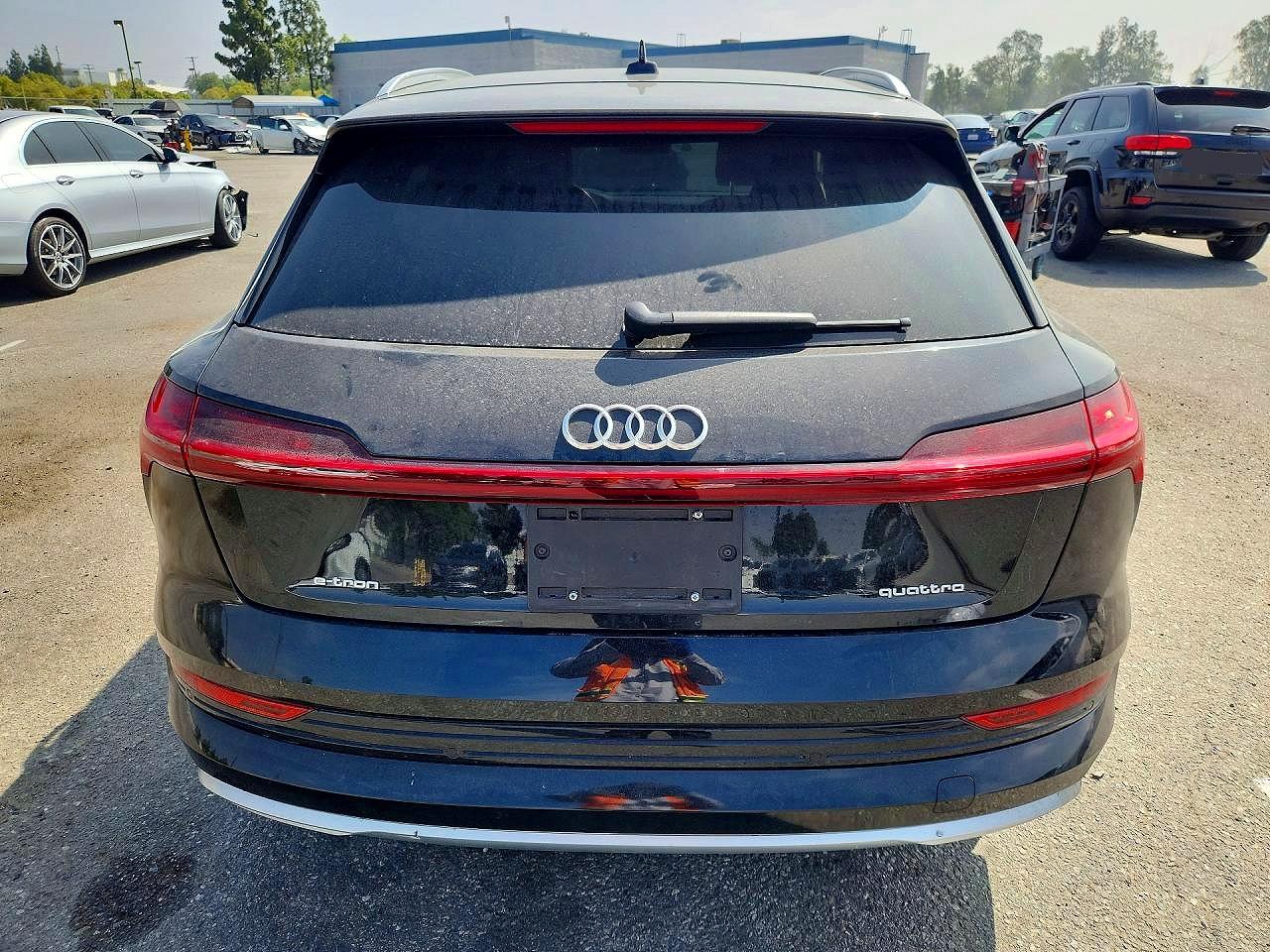 2022 AUDI E-TRON quattro Premium Plus