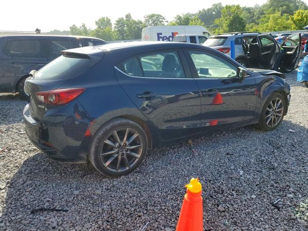 2018 MAZDA 3 Touring