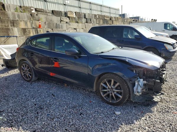 2018 MAZDA 3 Touring