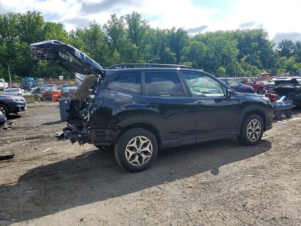 2024 SUBARU FORESTER Premium