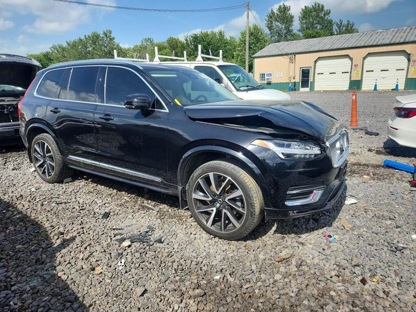2023 VOLVO XC90