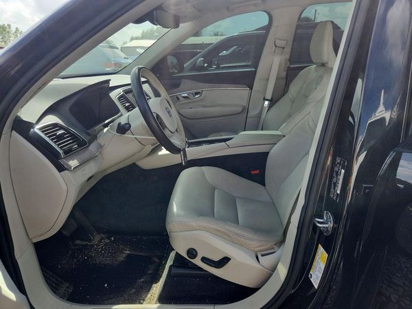 2023 VOLVO XC90