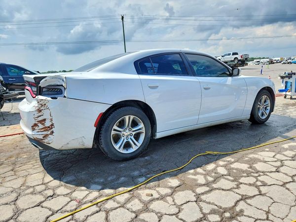 2017 DODGE CHARGER SE