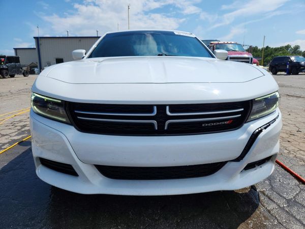 2017 DODGE CHARGER SE