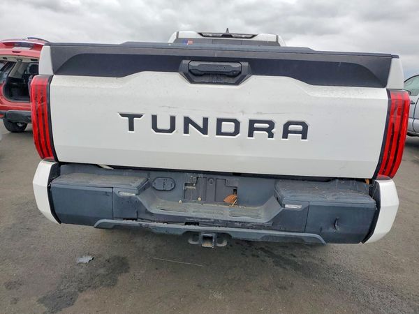 2023 TOYOTA TUNDRA SR