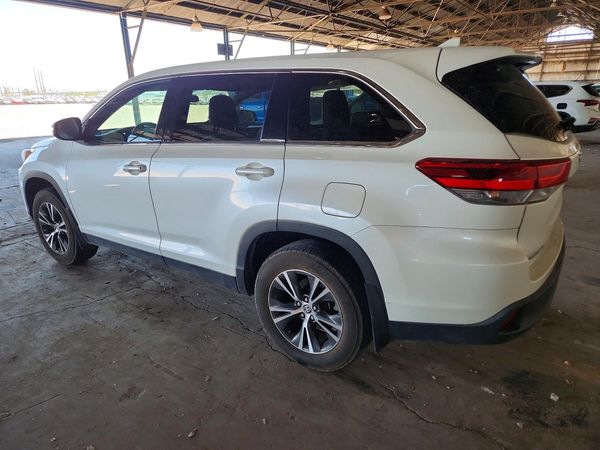 2019 TOYOTA HIGHLANDER LE/LE Plus