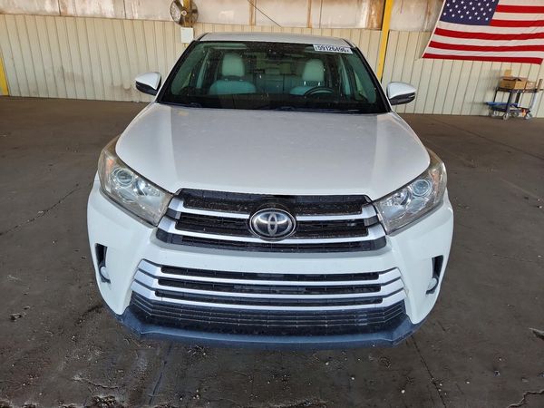 2019 TOYOTA HIGHLANDER LE/LE Plus