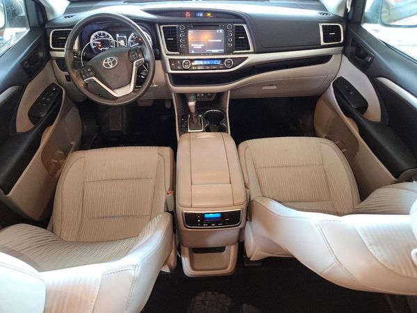 2019 TOYOTA HIGHLANDER LE/LE Plus