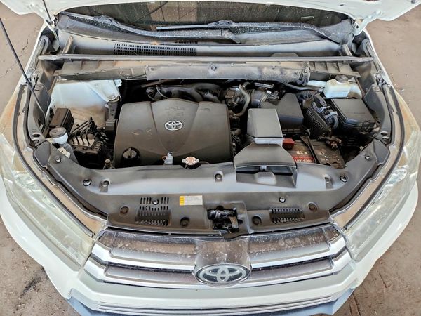 2019 TOYOTA HIGHLANDER LE/LE Plus