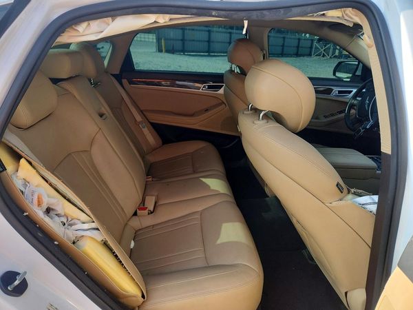 2017 GENESIS G80