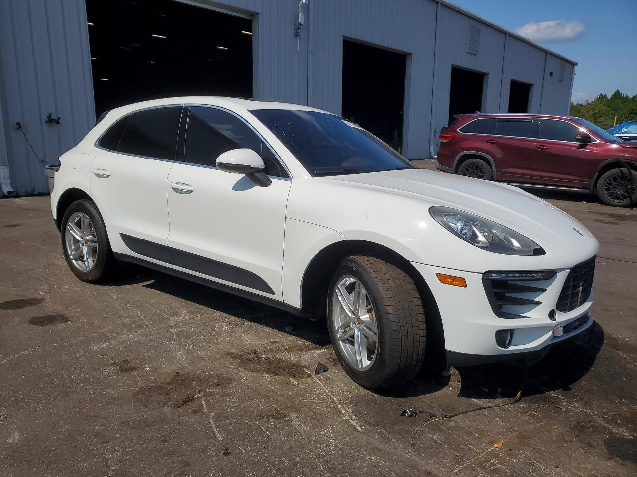 2015 PORSCHE MACAN